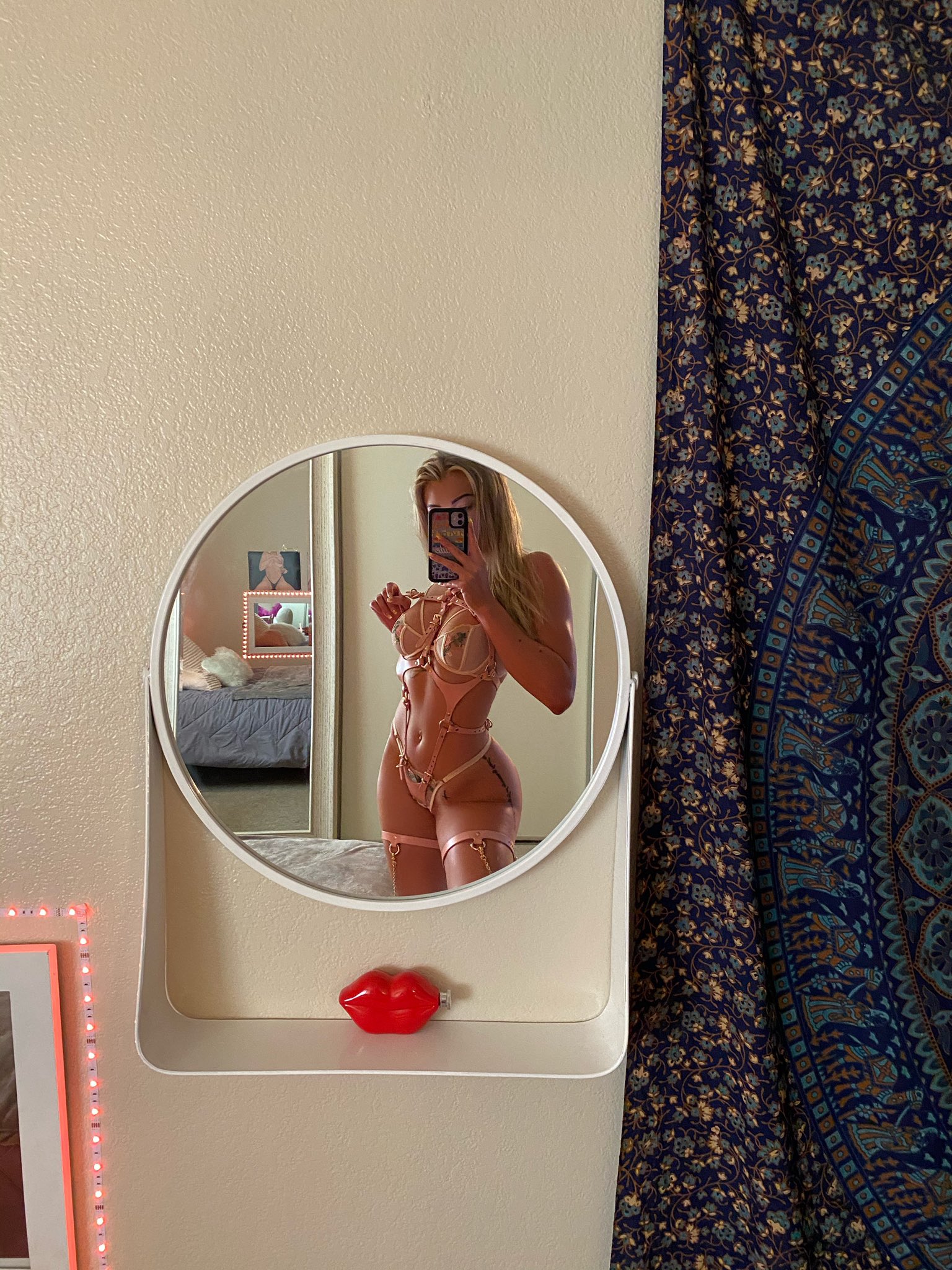 6in1 onlyfans mega pack below