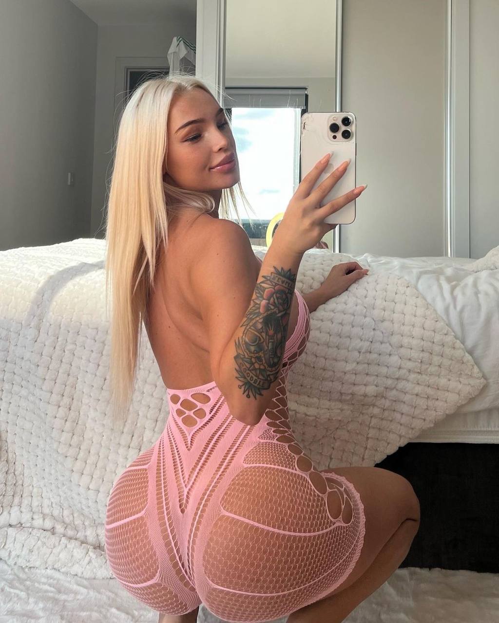 chloe tami onlyfans mega below