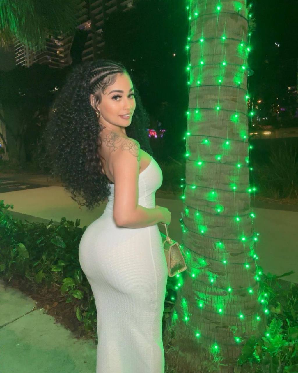 tiffymonroex onlyfans mega below