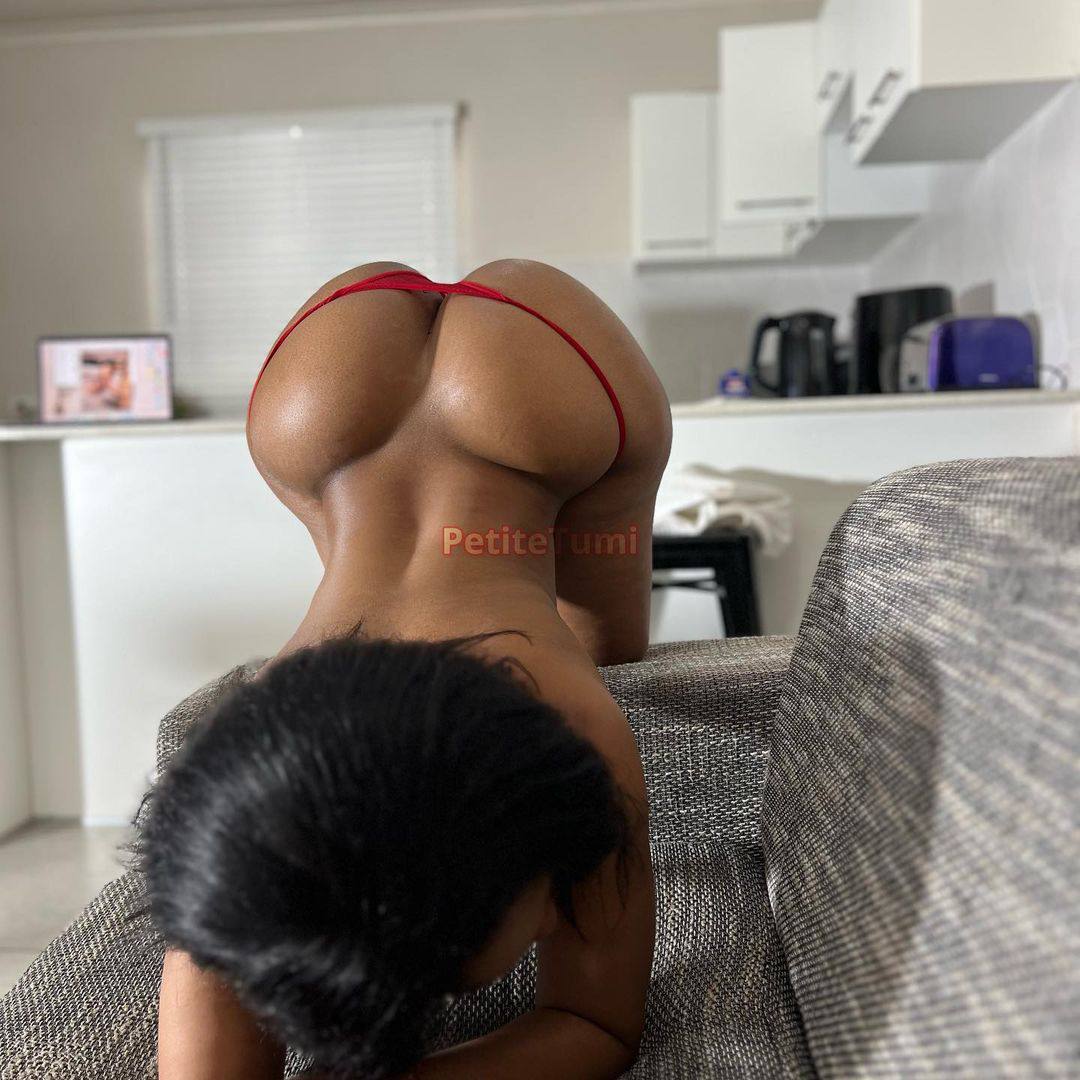 petiitetumii onlyfans mega below