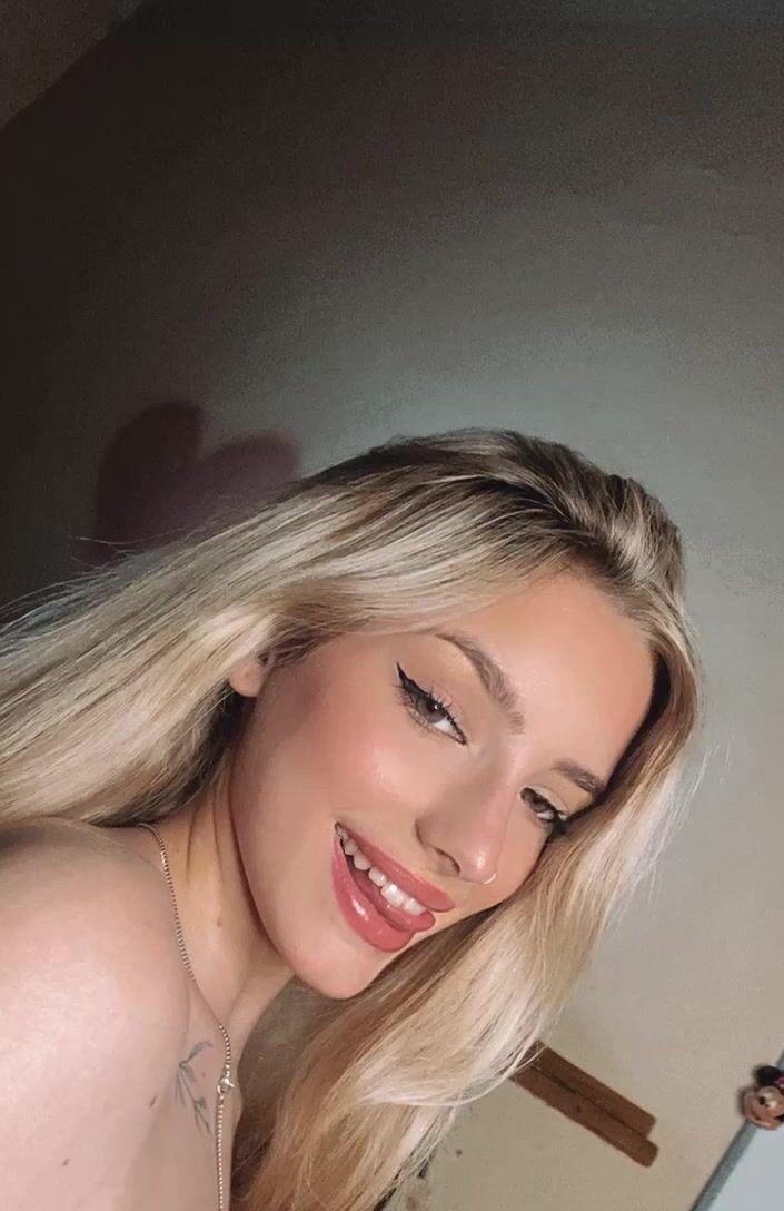 nazzababyyviip onlyfans below