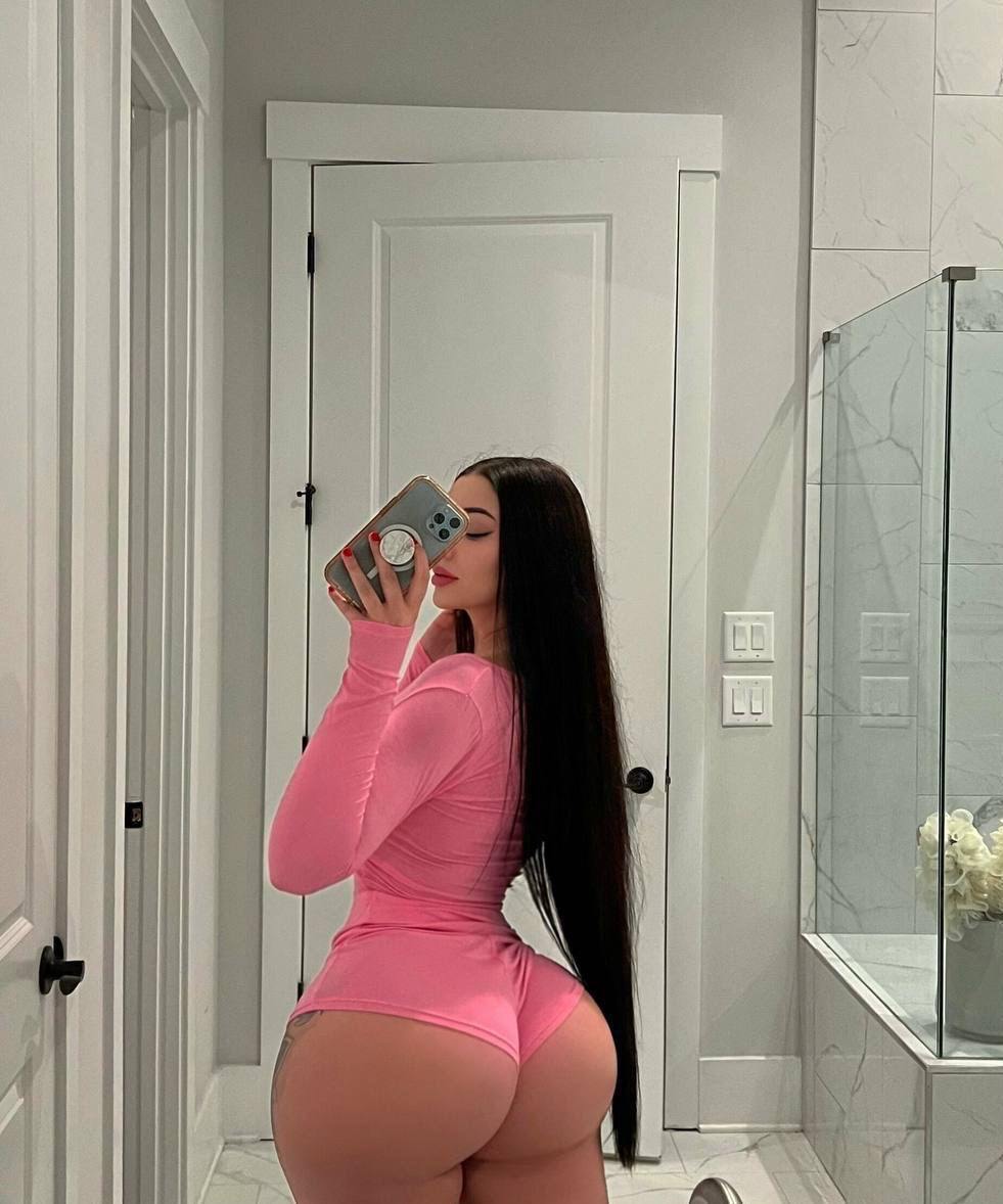 nickkiibabi onlyfans below