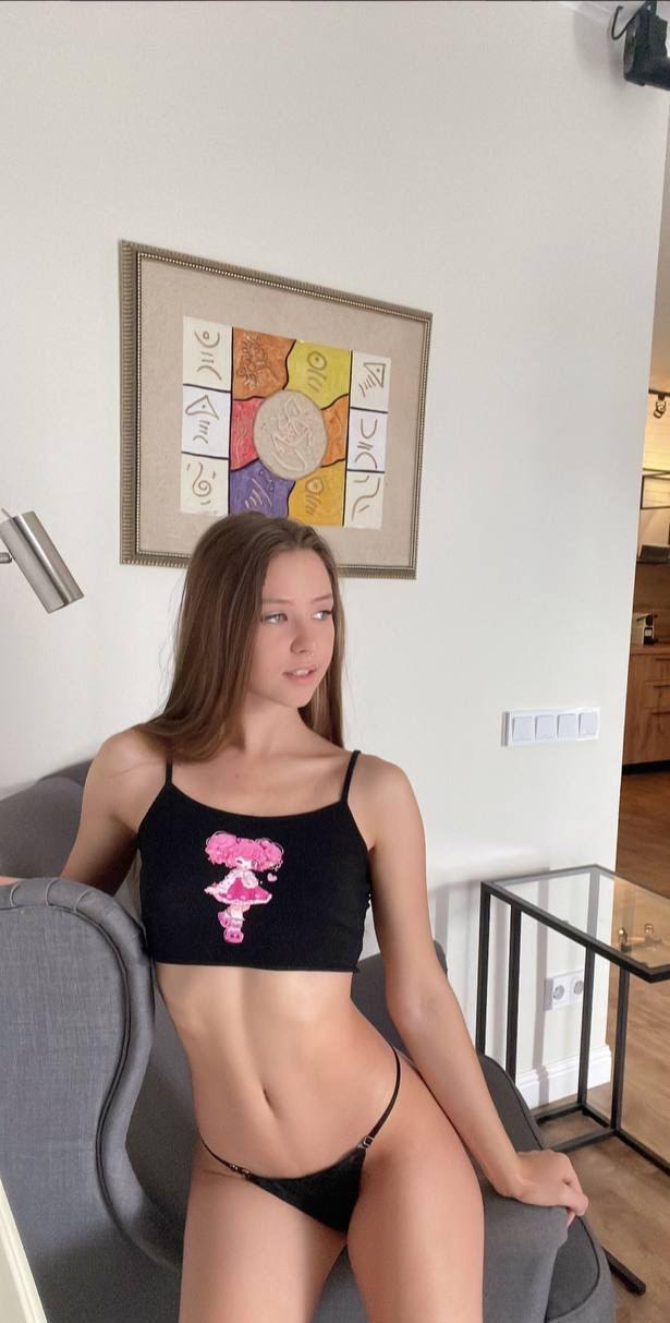meemiiIyy onlyfans below