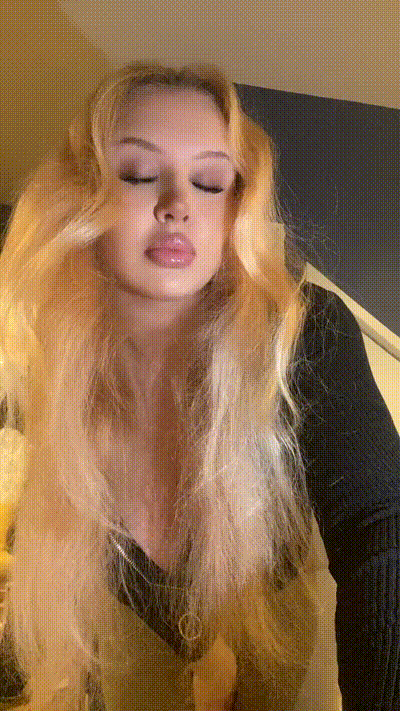 gaIaticaa onlyfans below