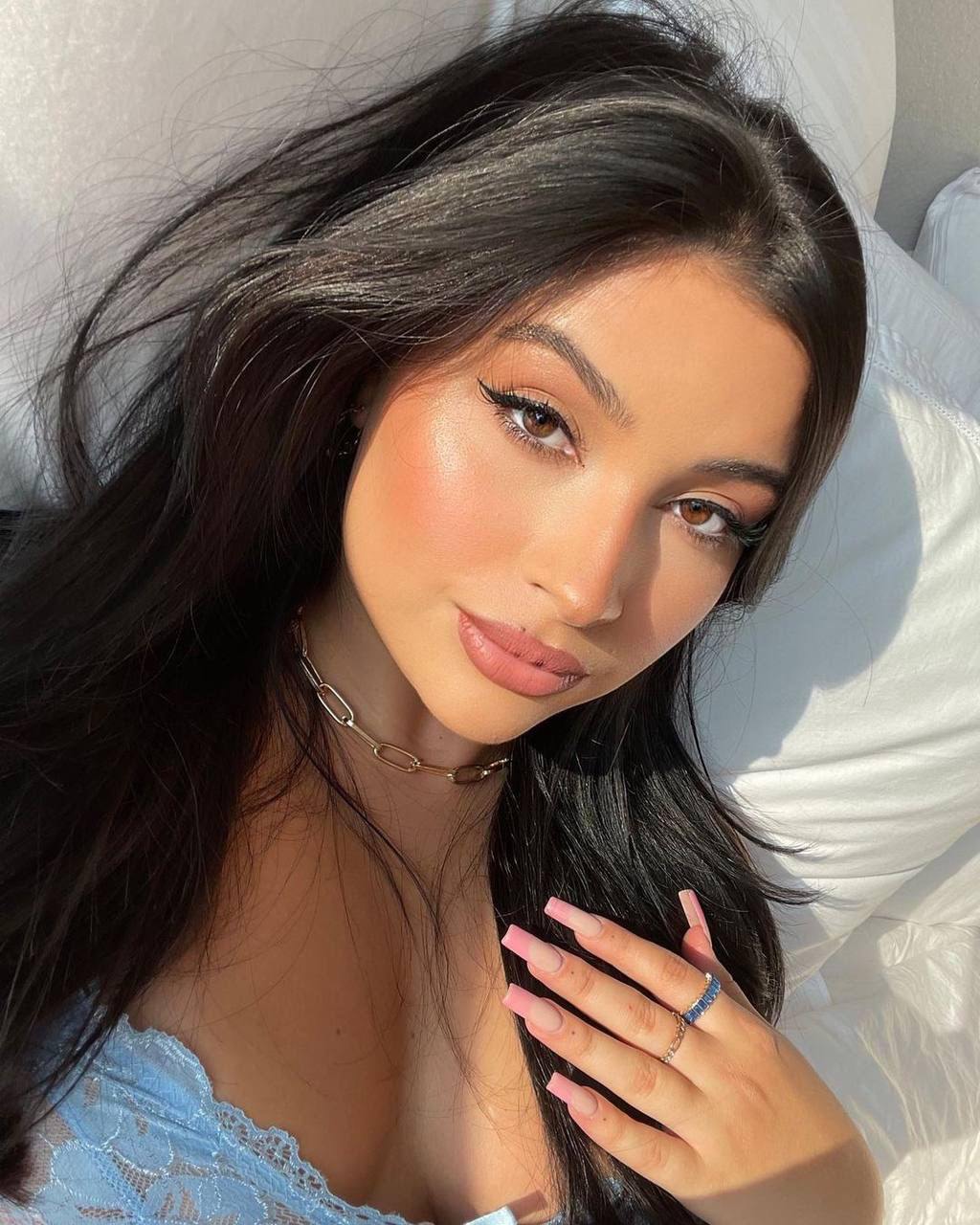 angeIIbabee onlyfans below