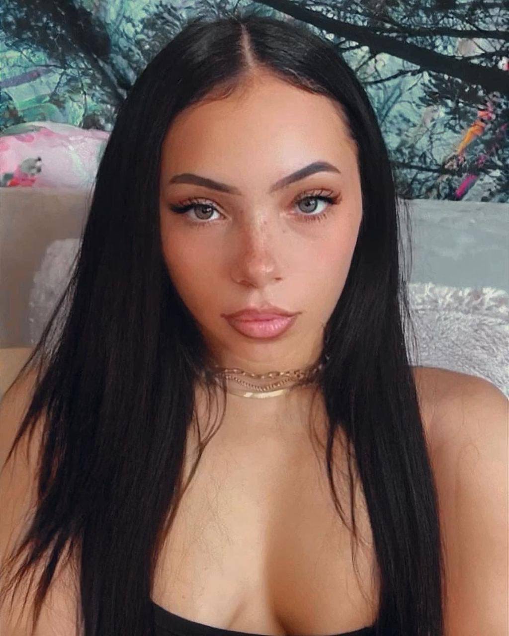 sIiitcIiit onlyfans below