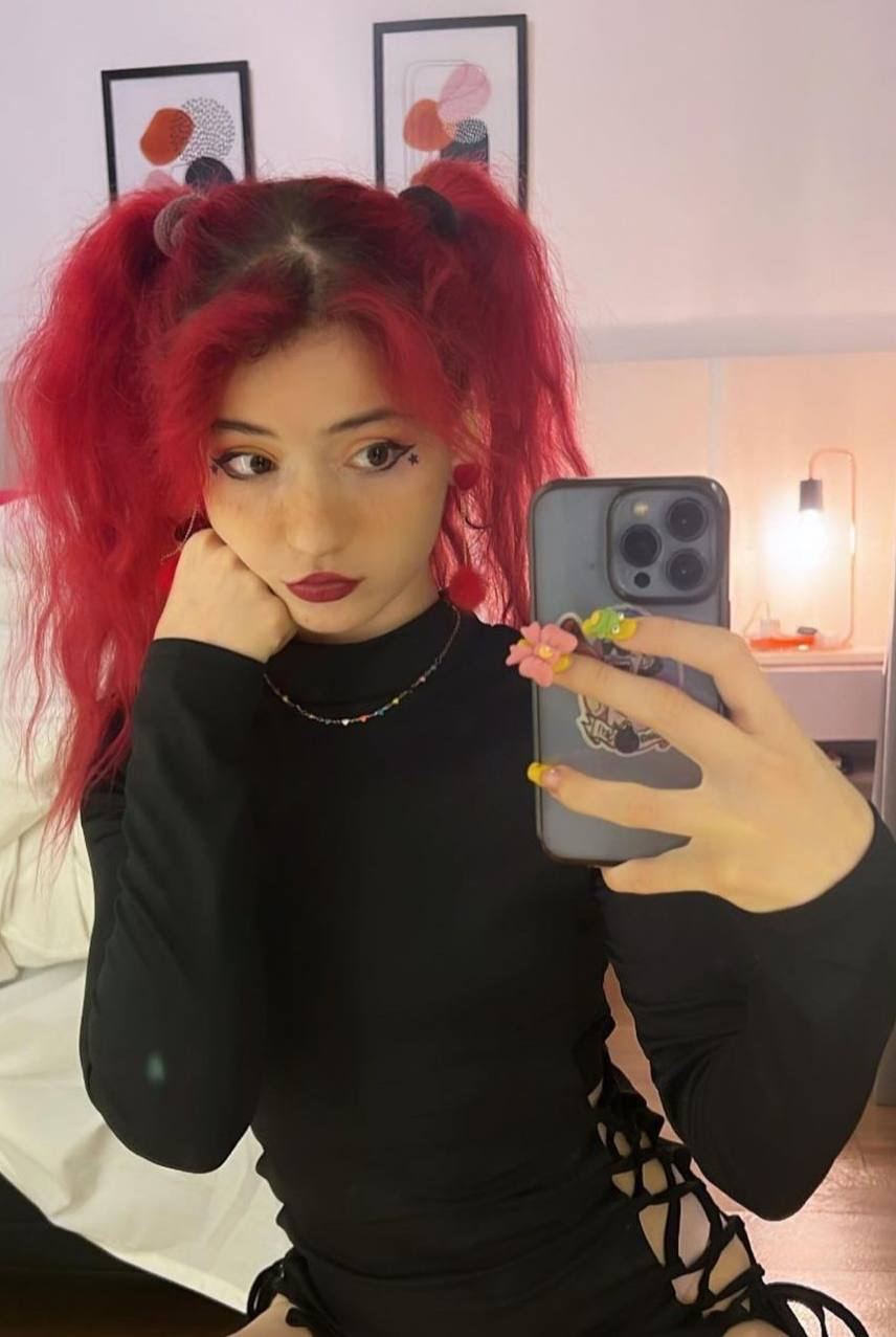 emmaafiioree onlyfans below