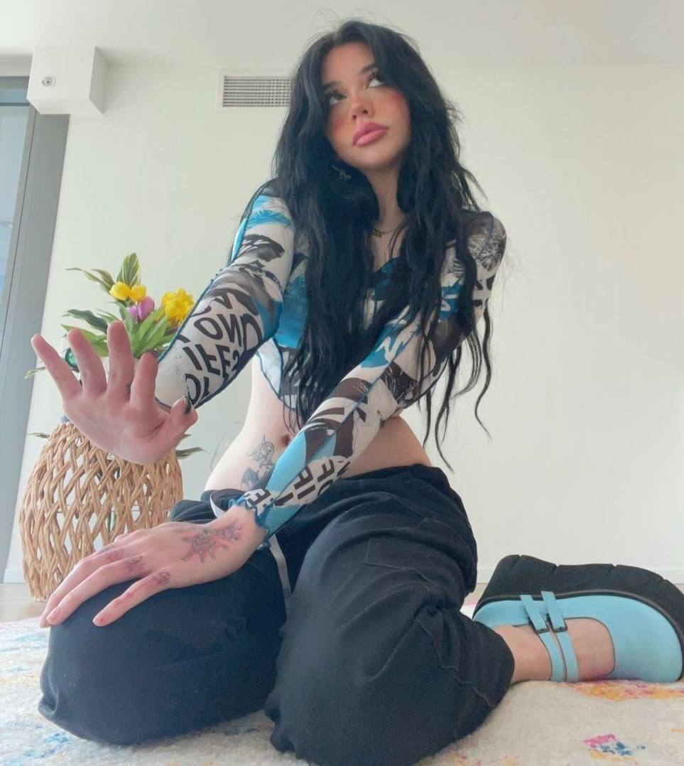 meeppmomenntt onlyfans below