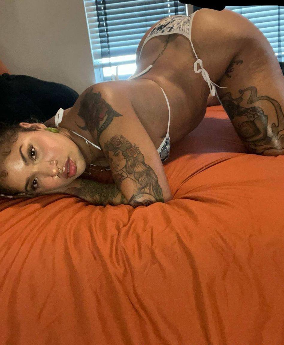 boriiquaa onlyfans below
