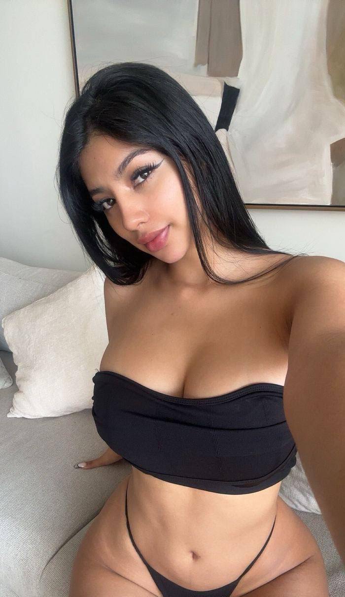 Iaurenn9 onlyfans below