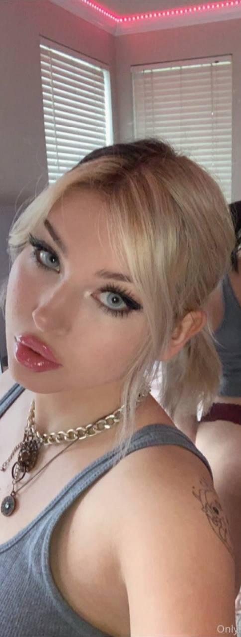katyykatt onlyfans below