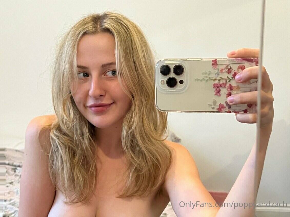 poppyyz onlyfans below
