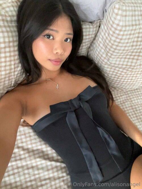 aIIisonn onlyfans below